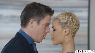 Arie Faye bekommt von Mick eine besondere Therapie mit viel Sex